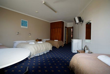 Wharf Hotel Wynyard - Holiday Adelaide 3