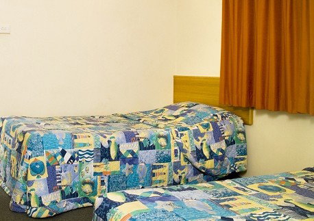 Tropical Queenslander - Holiday Adelaide 3