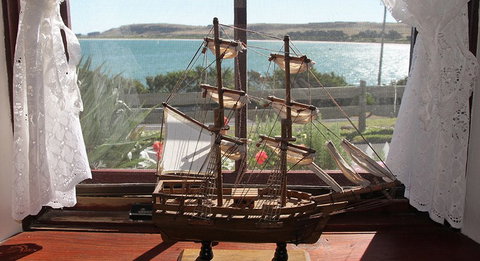 Captains Cottage - Holiday Adelaide 1