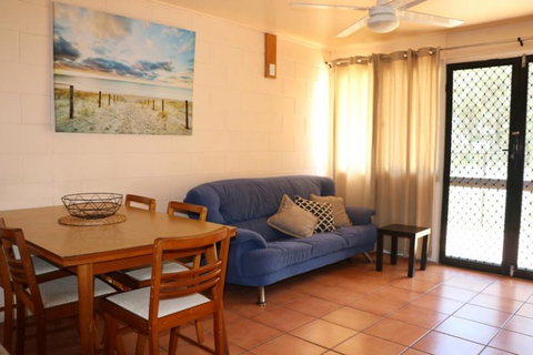 Pippies Beachhouse - Holiday Adelaide 1