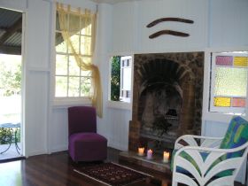 Avalon Noosa Farm Cottages - Holiday Adelaide 0