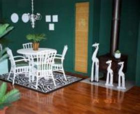 Chalet Chic - Holiday Adelaide 0