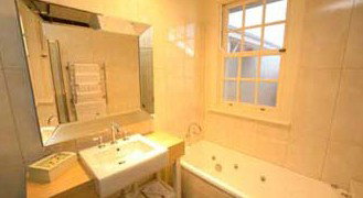 Montrose Of Ballarat - Martin Place - Holiday Adelaide 1