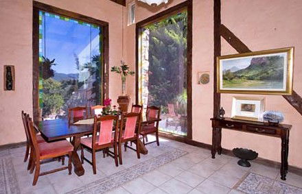 Castle On The Hill Bed And Breakfast - Holiday Adelaide 0