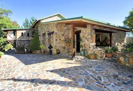 Castle On The Hill Bed And Breakfast - Holiday Adelaide 3