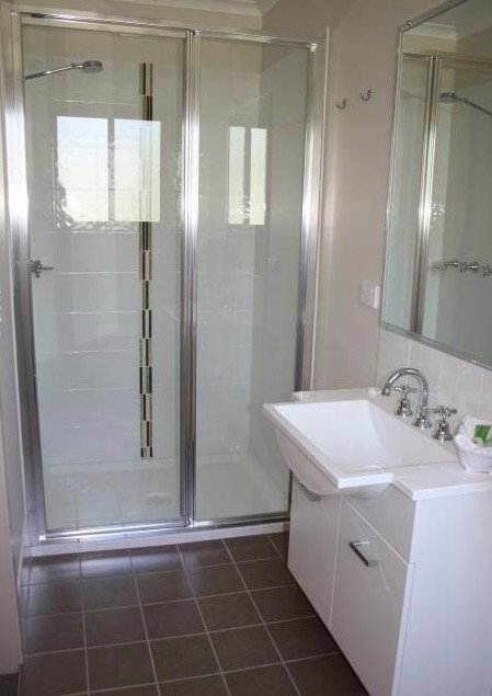 Bowlo Holiday Cabins - Holiday Adelaide 2