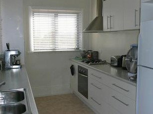 Hill Crest House - Holiday Adelaide 0