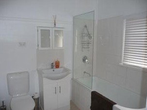 Hill Crest House - Holiday Adelaide 1