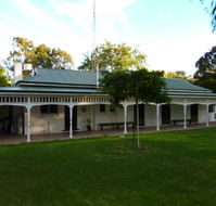 Lake Victoria Station Lodge - Holiday Adelaide