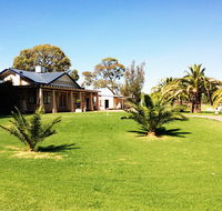Curlwaa Caravan Park - Holiday Adelaide