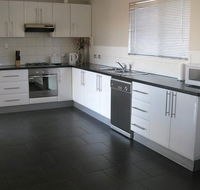Silver City Cottages - Holiday Adelaide