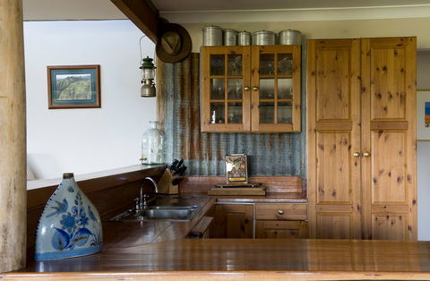 Yaraandoo Lakeside Retreat - Holiday Adelaide 1
