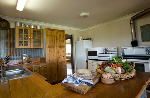 Yaraandoo Lakeside Retreat - Holiday Adelaide 5
