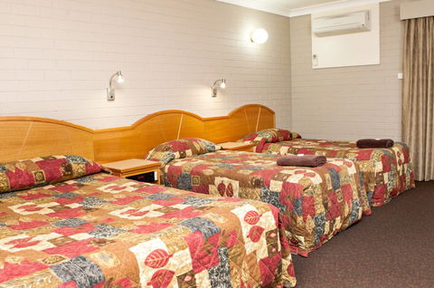 Hilltops Retreat Motor Inn - Holiday Adelaide 2