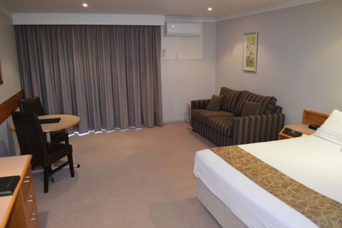 Hilltops Retreat Motor Inn - Holiday Adelaide 3