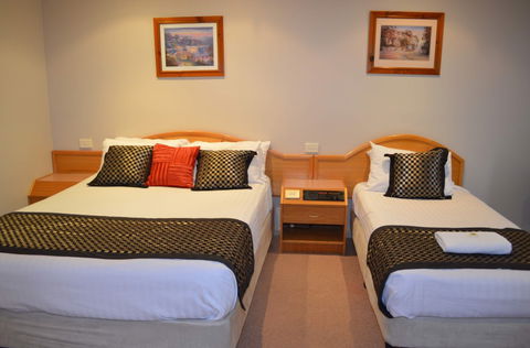 Hilltops Retreat Motor Inn - Holiday Adelaide 9