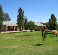 Narrandera Caravan Park - Holiday Adelaide