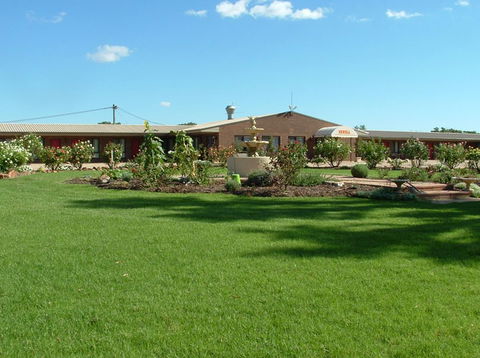 Newell Motor Inn - Holiday Adelaide 0