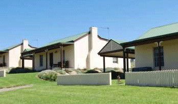 Wagga Wagga Country Cottages - Holiday Adelaide 1