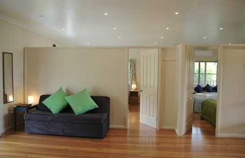 Carrs Hunter Valley Macadamia Farm Guest House - Holiday Adelaide 4