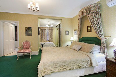 The Old George And Dragon Guesthouse - Holiday Adelaide 2