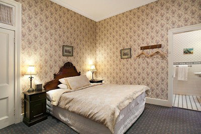 The Old George And Dragon Guesthouse - Holiday Adelaide 3