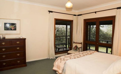 A Church And Homestead In Mudgee - Holiday Adelaide 1