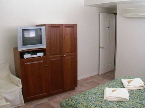 R & R @ Woodgate Beach - Holiday Adelaide 1