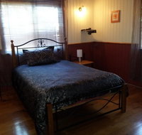 Auckland Street Queenslander - Holiday Adelaide