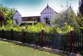 Briar Rose Cottages - Holiday Adelaide 2