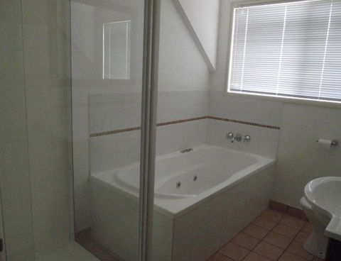 Aliana - Holiday Home - Holiday Adelaide 6