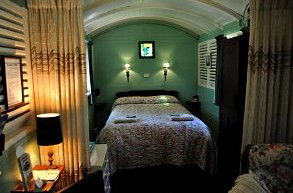 Uhuru Chalets - Holiday Adelaide 3