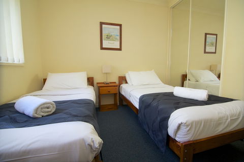 Blue Water Bay Luxury Villas - Holiday Adelaide 6