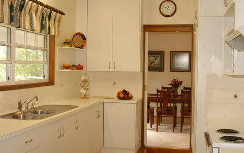 Birds 'n' Bloom Cottages - Holiday Adelaide 2