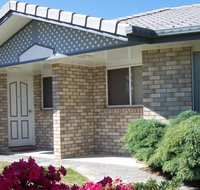 Cedar Lodge Holiday Units - Holiday Adelaide