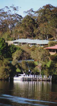 Gipsy Point Luxury Lakeside Apartments - Holiday Adelaide 0