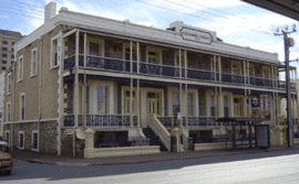 Glenelg Beach Hostel - Holiday Adelaide
