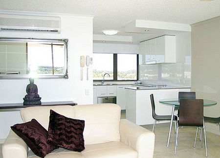 Trafalgar Towers - Holiday Adelaide 1
