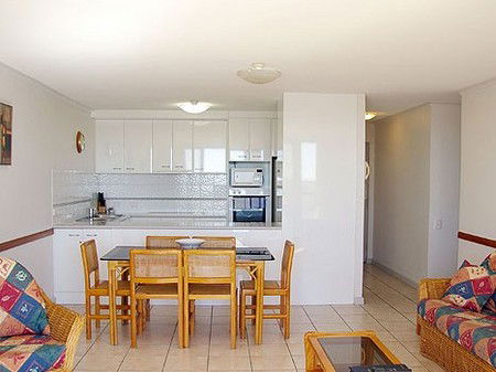 Trafalgar Towers - Holiday Adelaide 3