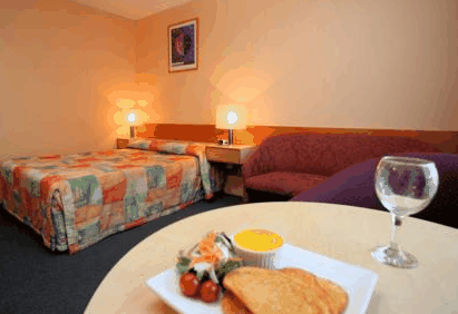 Heemskirk Motor Hotel - Holiday Adelaide