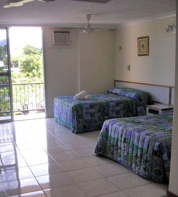 Cairns Holiday Lodge - Holiday Adelaide 2