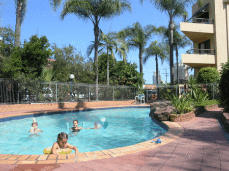 Grangewood Court Holiday Apartments - Holiday Adelaide
