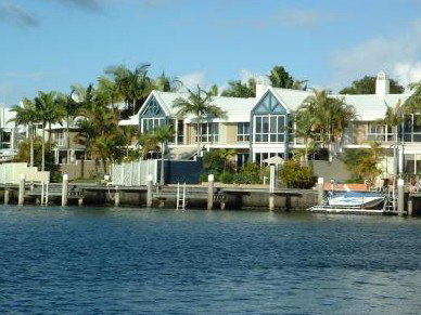 Sanctuary Cove Villas - Holiday Adelaide 4