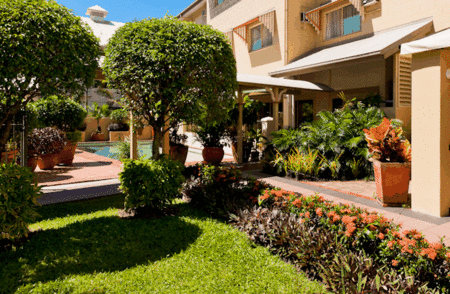 Cairns Queens Court - Holiday Adelaide 4