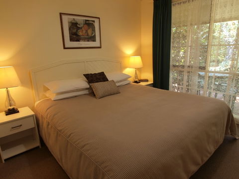 Bright Highland Valley Cottages - Holiday Adelaide 2