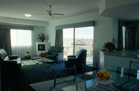 Runaway Bay Motor Inn - Holiday Adelaide 4