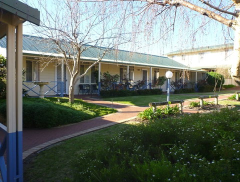 Park Avenue Holiday Units - Holiday Adelaide 4