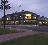Grand Tasman Hotel - Holiday Adelaide