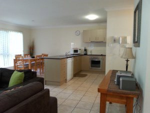 Pacific Sun Gold Coast Holiday Townhouse - Holiday Adelaide 3
