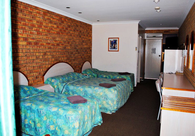 Longreach QLD Holiday Adelaide